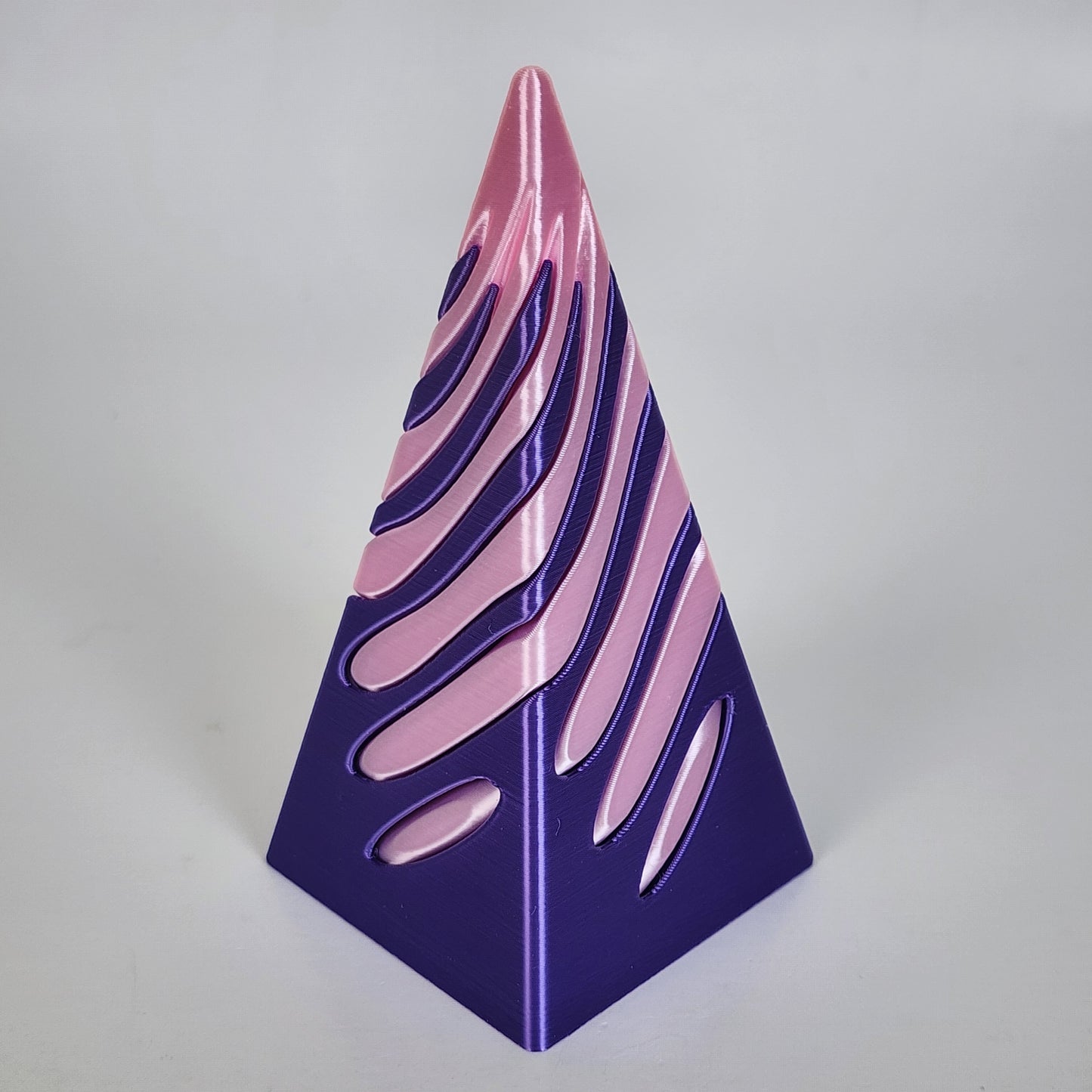 Pyramid Vortex Thread - Purple / Pink